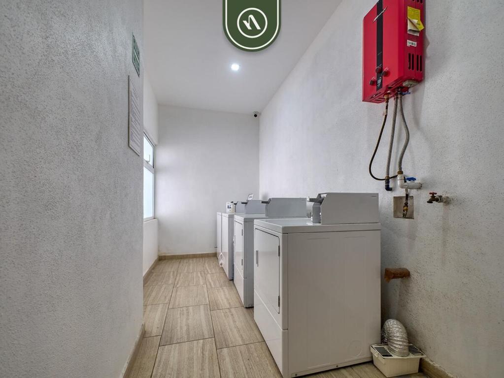 New 1 BR Condo - Oceanview Pool - 2 min to Beach - 3