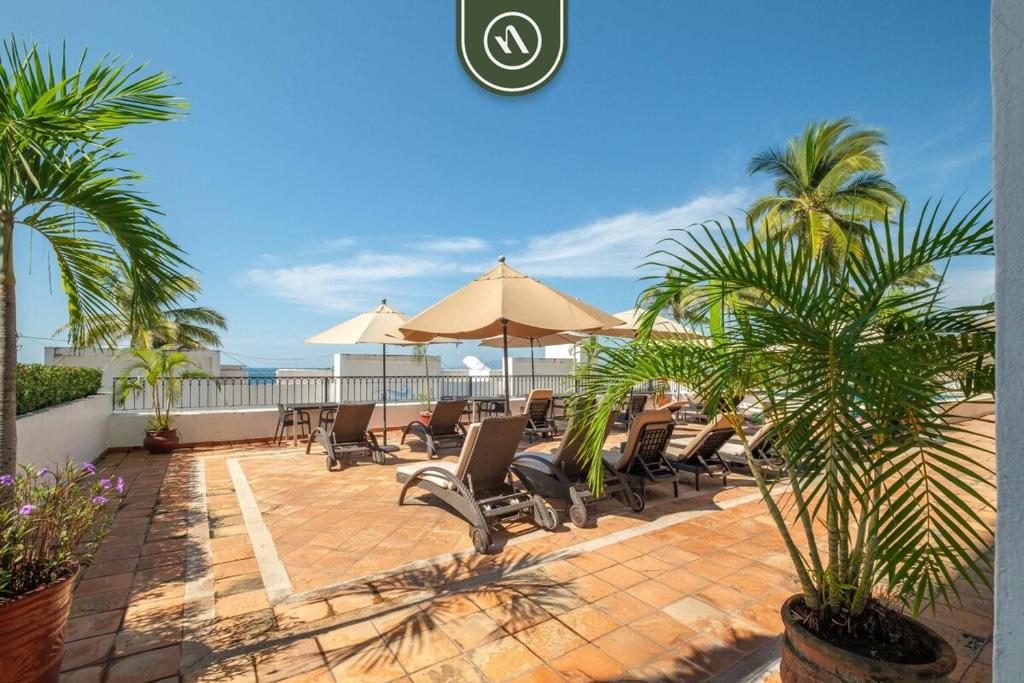 Amazing 2 BR Condo - Private Terrace - Pool - 2