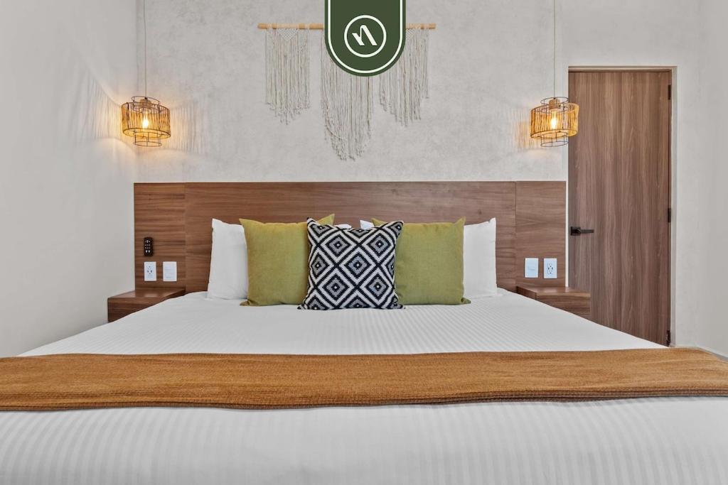 Luxury 2 BR - Downtown - Pool - Sunset in Terrace - 4