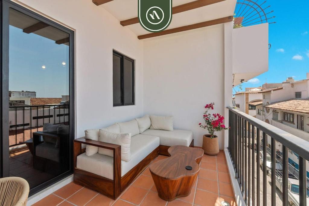 Luxury 2 BR - Downtown - Pool - Sunset in Terrace - 5