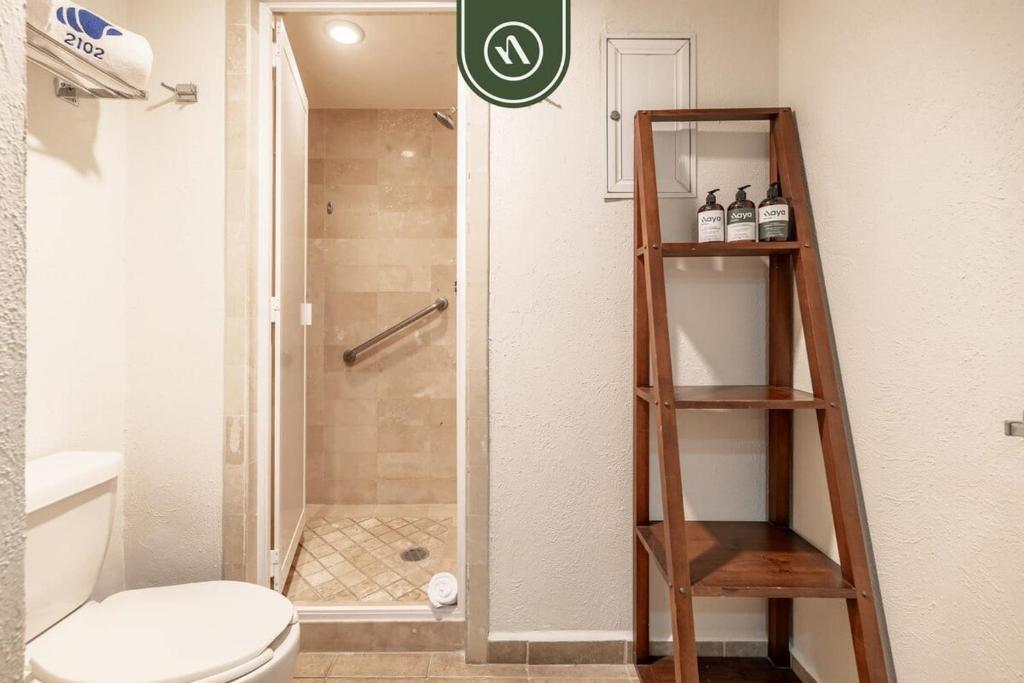 3BR Condo in the Krystal Grand Hotel - Beach - 4