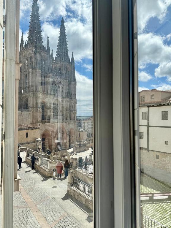 AtuaireHome Puerta a la Catedral de Burgos - 2