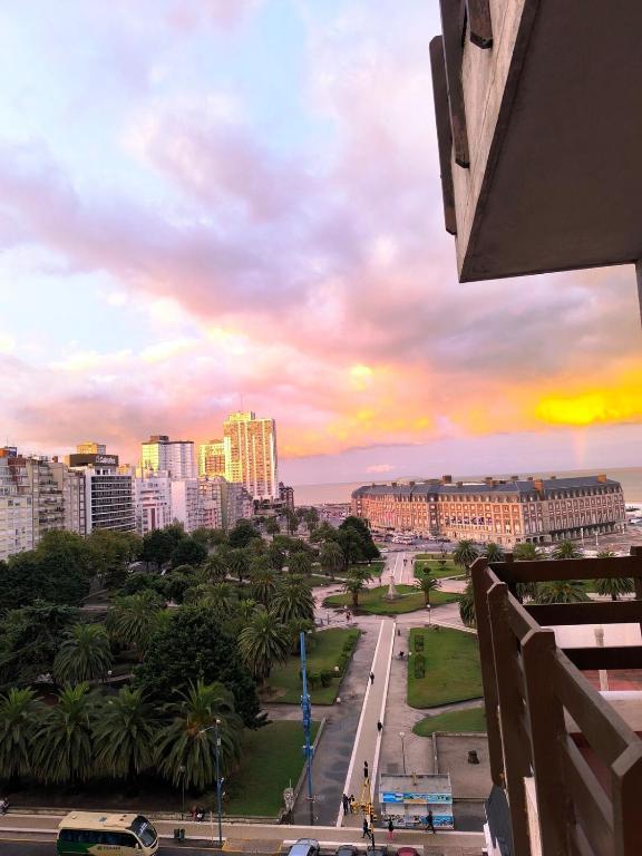 8 Piso en Plaza Colón Balcón con Vista al Mar - 1