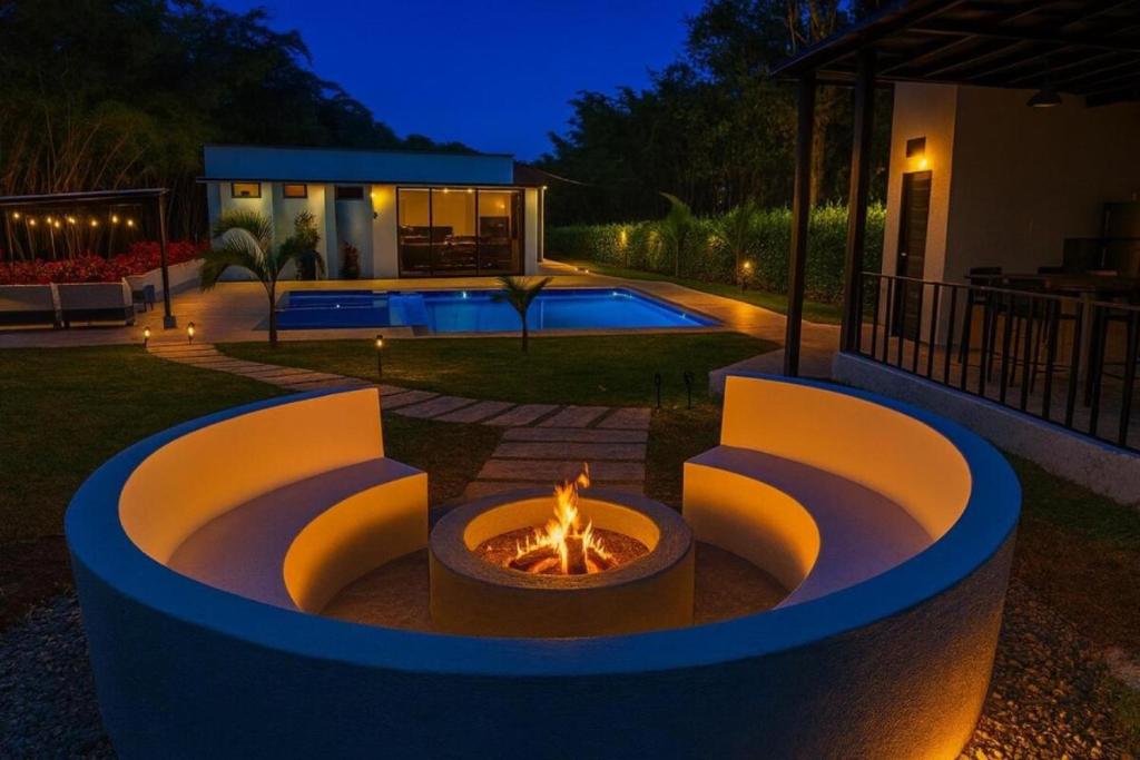 Coffee Estate Retreat Pool, Jacuzzi & Design - 2