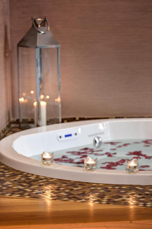 Hot tub