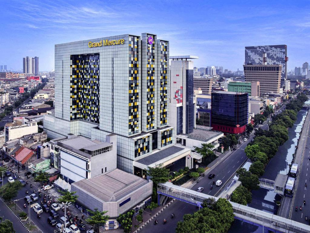 Exterior view, Grand Mercure Jakarta Harmoni Hotel in Jakarta