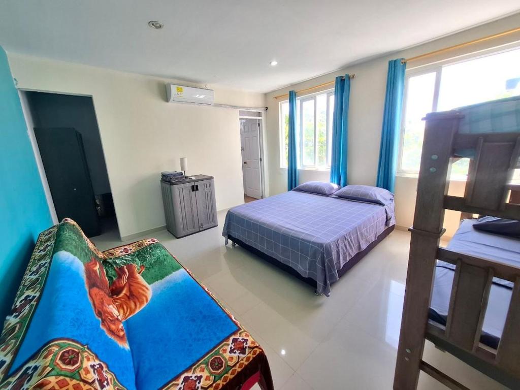 Apartamento Familiar con Aire y WiFi a 9 Minutos walking Playa Spratt Bight - 4