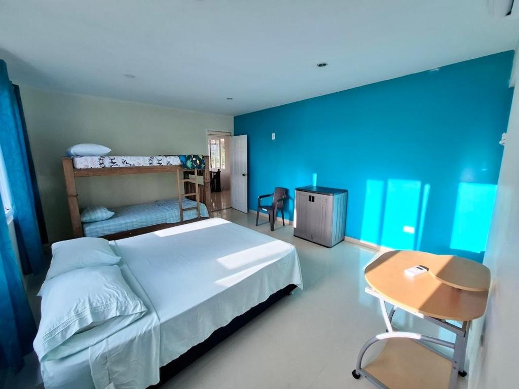 Apartamento Familiar con Aire y WiFi a 9 Minutos walking Playa Spratt Bight - 2