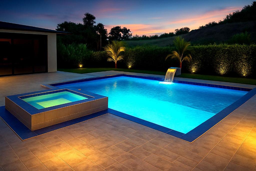 Coffee Estate Retreat Pool, Jacuzzi & Design - 1