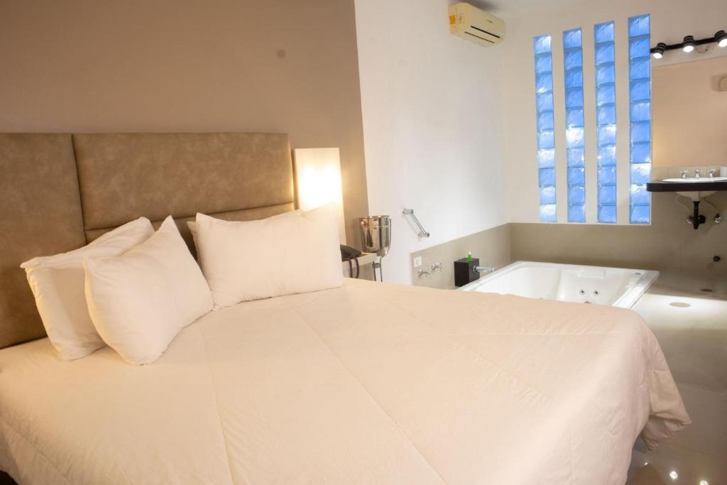 Los Lirios Hotel Merida - 4