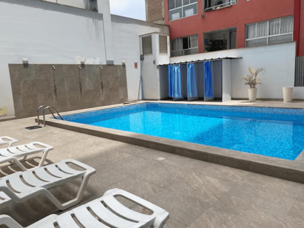 Departamento a minutos del centro de Lima - piscina y gym - 2