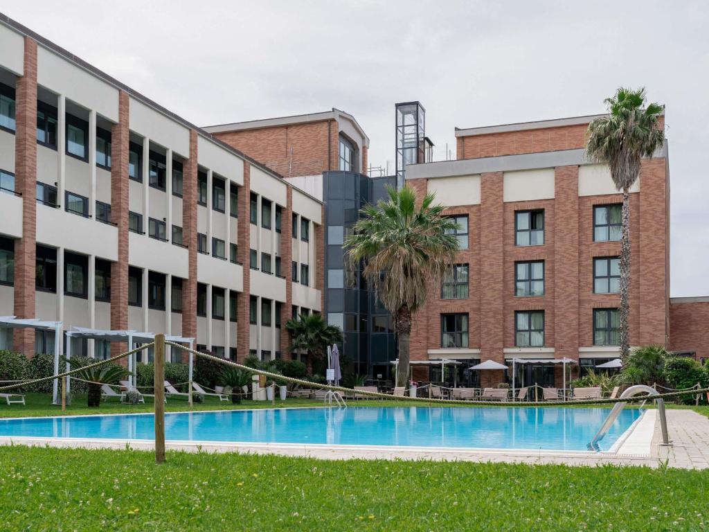 Mercure Leonardo da Vinci Rome Airport - 1