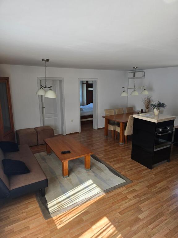Sajam House - 5