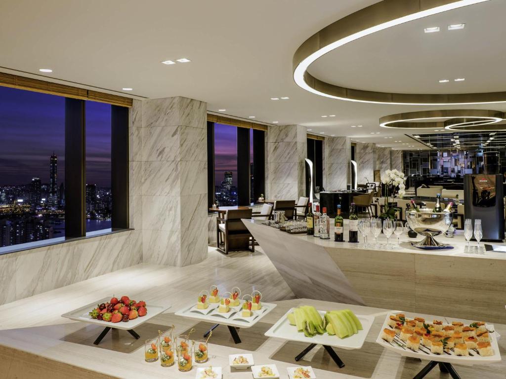 Bar/lounge
