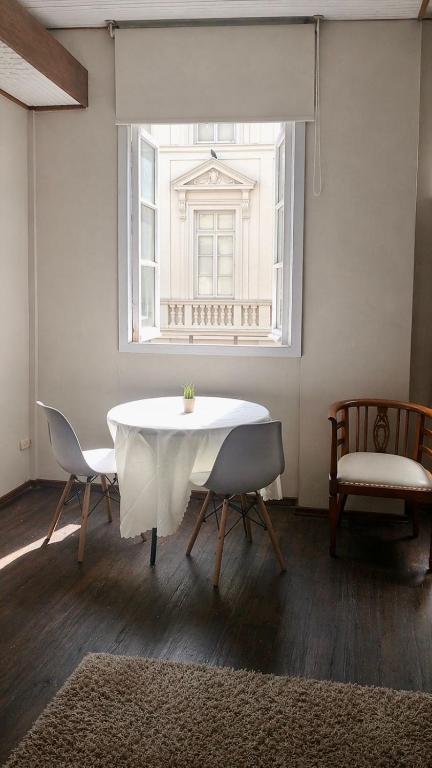 Habitación con balcón en el corazón de la ciudad - 1