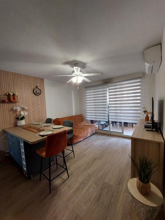 T3 climatisé avec terrasse, piscine, parking sécurisé - 4