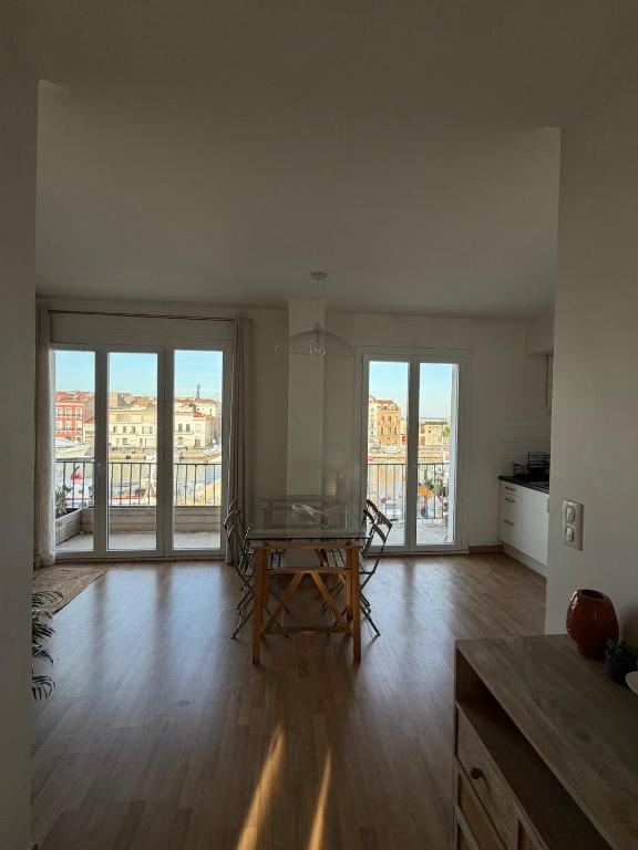 Charming Apartment with Canal Views - 3
