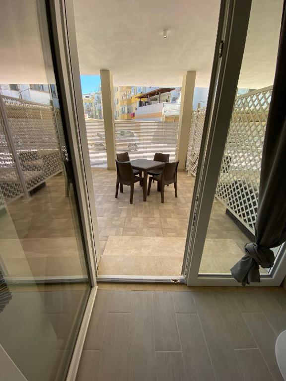 SEAL DOMO - Appartamento con Patio e Parcheggio Privato a Cagliari - 4