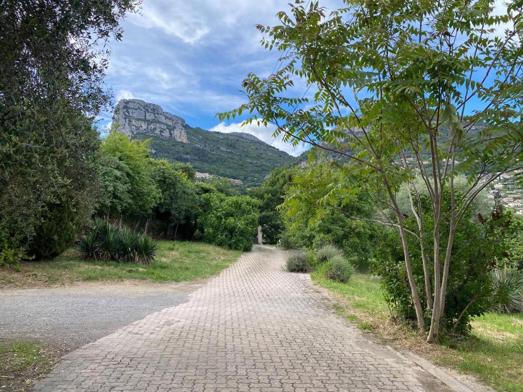 Appart 6 personnes au vert, Côte d'Azur - 2