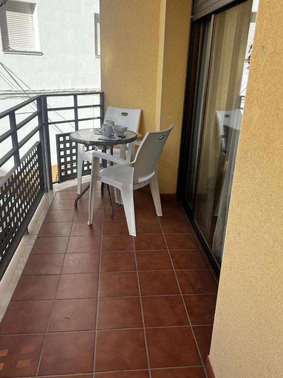 Apartamento costero con balcón - 2