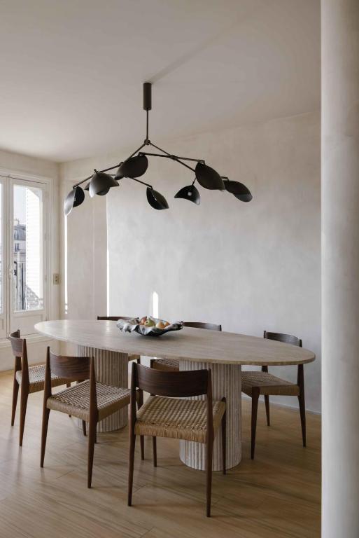 Spacious apartment overlooking the Eiffel Tower - 4