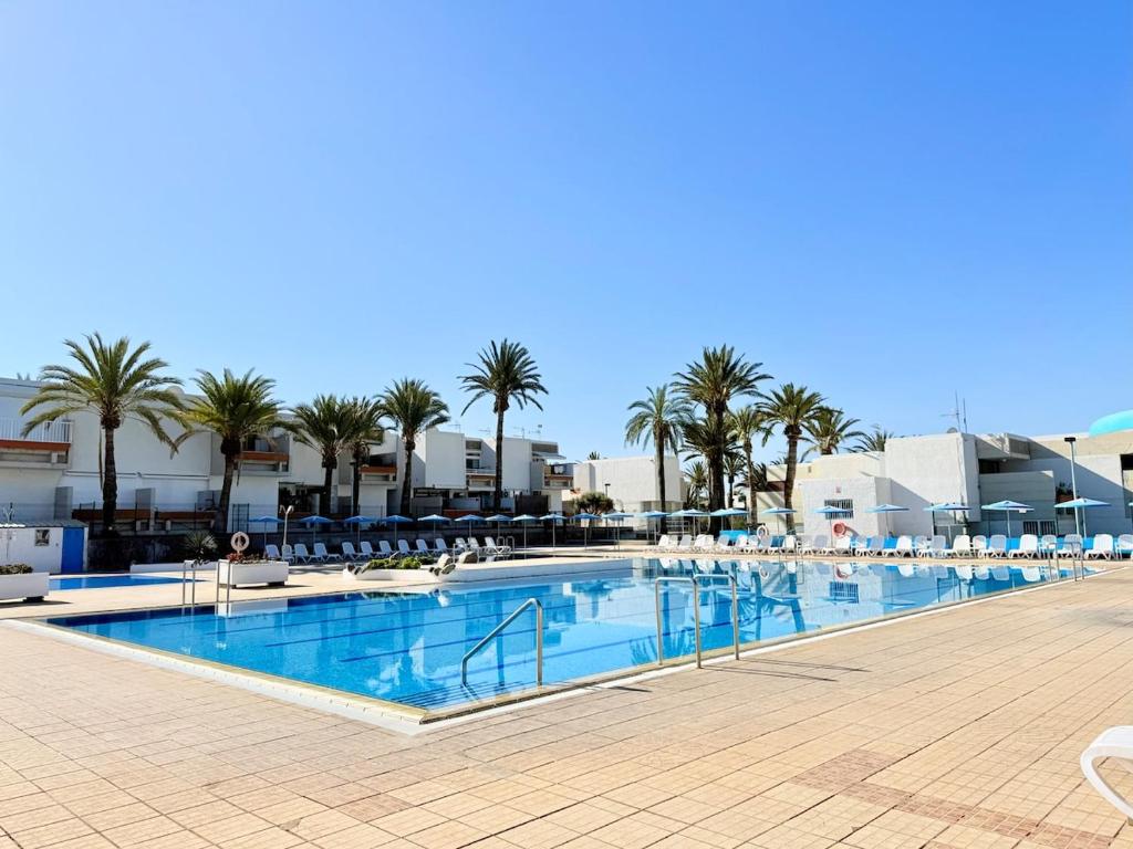 Brand New With Pool, Beach, Wifi And Garden - 3