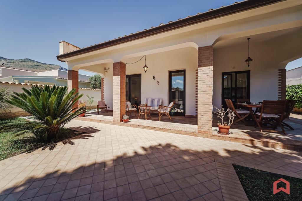 Charming Villa by the Sea in Sicily - 4