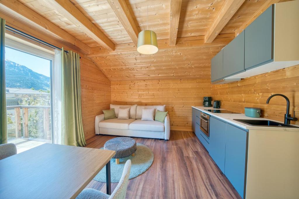 Apartment Seven B - 4