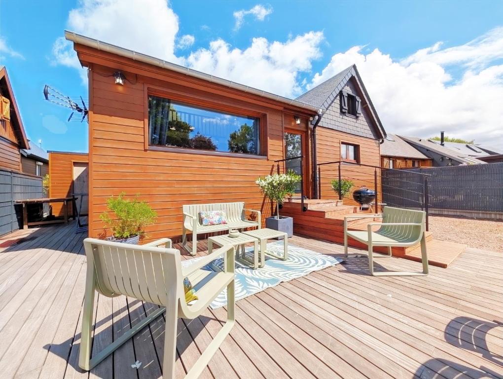 Le Chalet 48 au bord du lac avec piscine & parking gratuit - mer et centre ville à moins de 5 minutes en voiture - 1