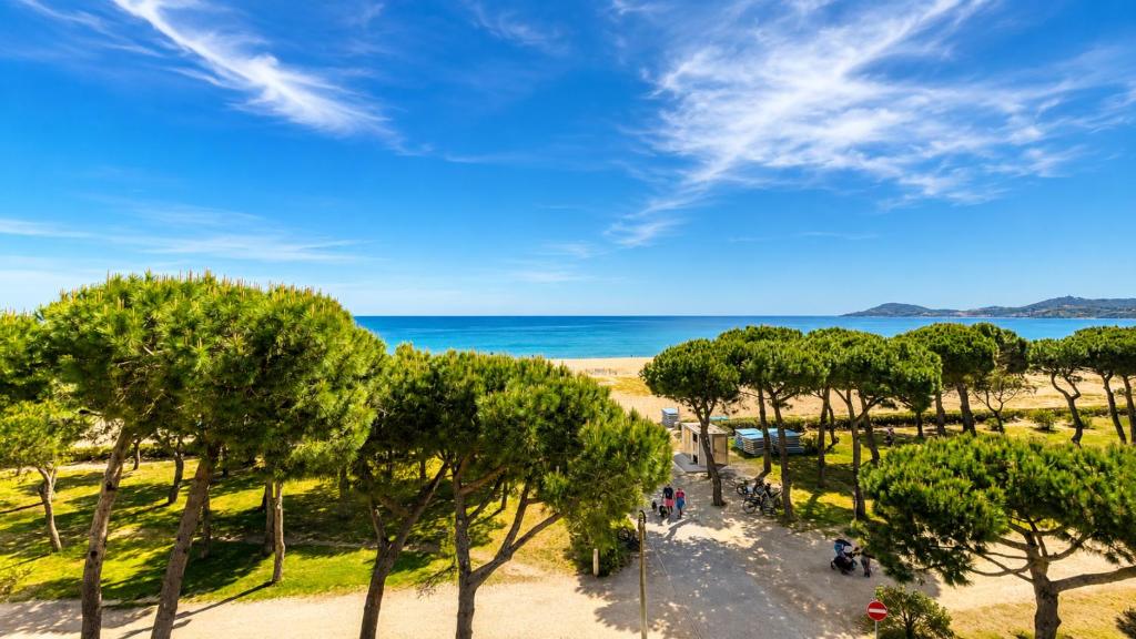 Luxueux T3 - Sur la plage - Grande Terrasse - WiFi - 2