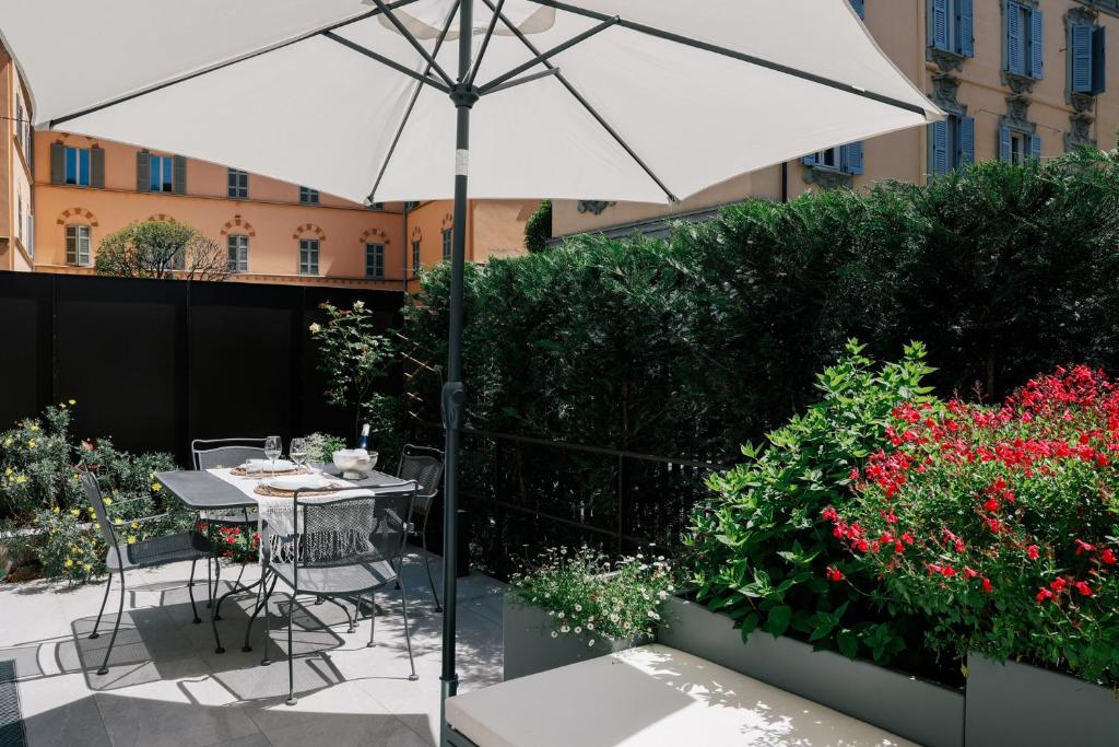 La Terrazza - Private Jacuzzi in Downtown Como - 2