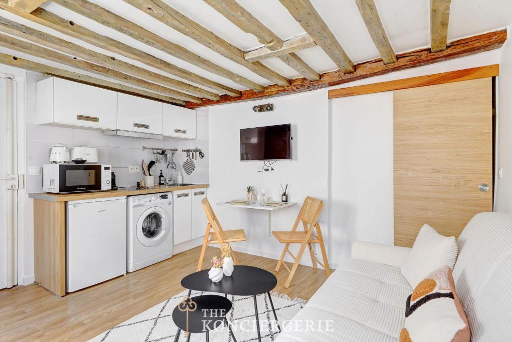 Studio chic refait a neuf coeur du Marais - 5