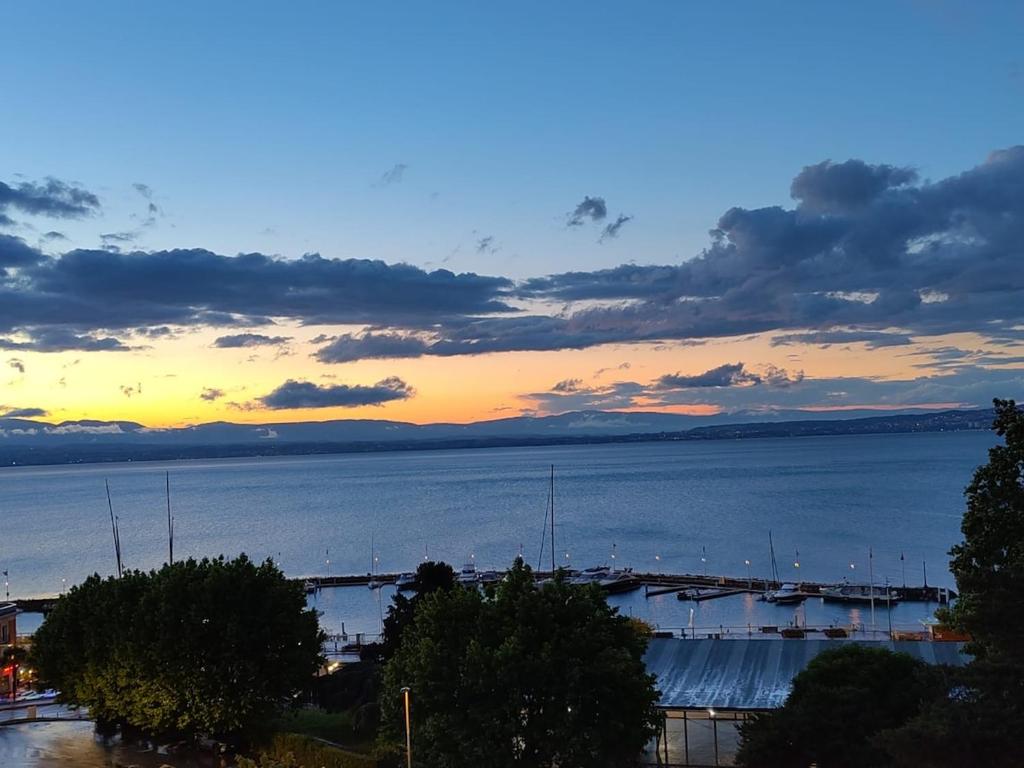 Joli 2 pièces vue Léman à proximité des Thermes - 1