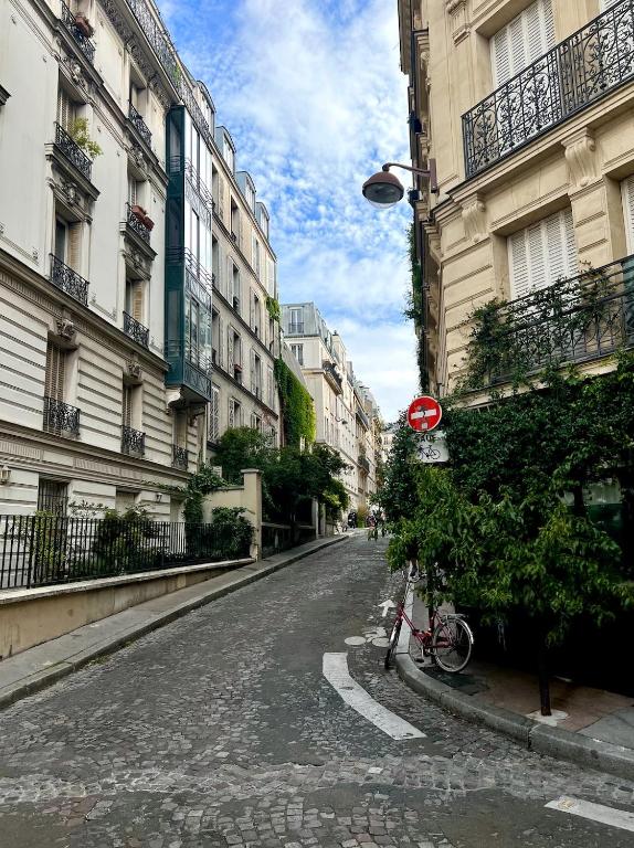 Secret garden studio - steps from Rue Lepic - 4