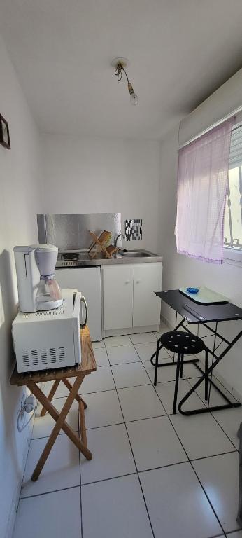 Calme et cour privée, apt près de la médiathèque - 3