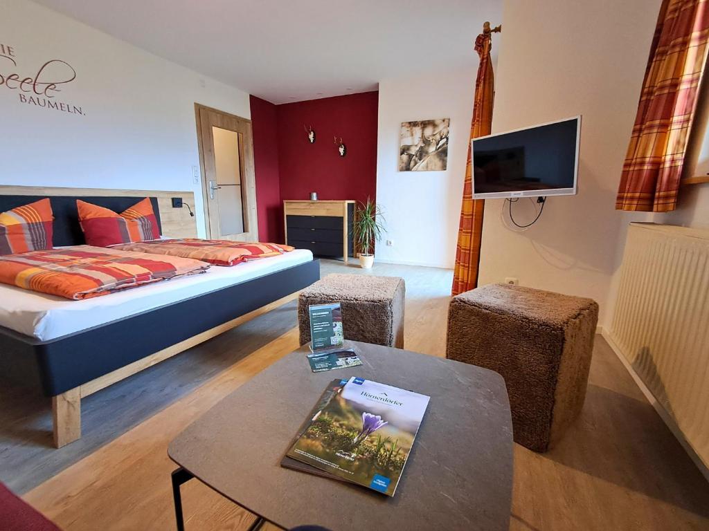 Bauernhof Finkel - Ferienwohnungen mit Balkon - Bergsicht - Traktor mitfahren - Tiere streicheln - entspannter Familienurlaub - zentrale Lage nahe Oberstdorf - 3