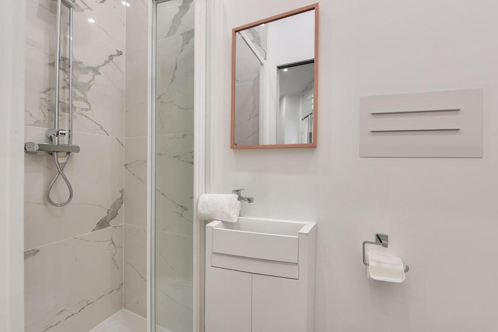 UrbanFlat 165 - Studio Ideal Tourisme & Business Paris Centre - 4
