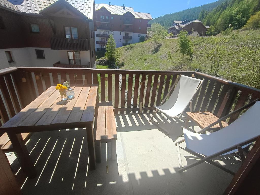 Appart 1800 Puy St Vincent aux pieds des pistes ! - 1
