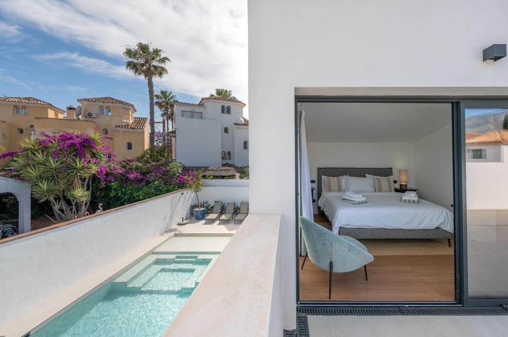 Golden Mile Villa 4 Ensuite BR Private pool - 3
