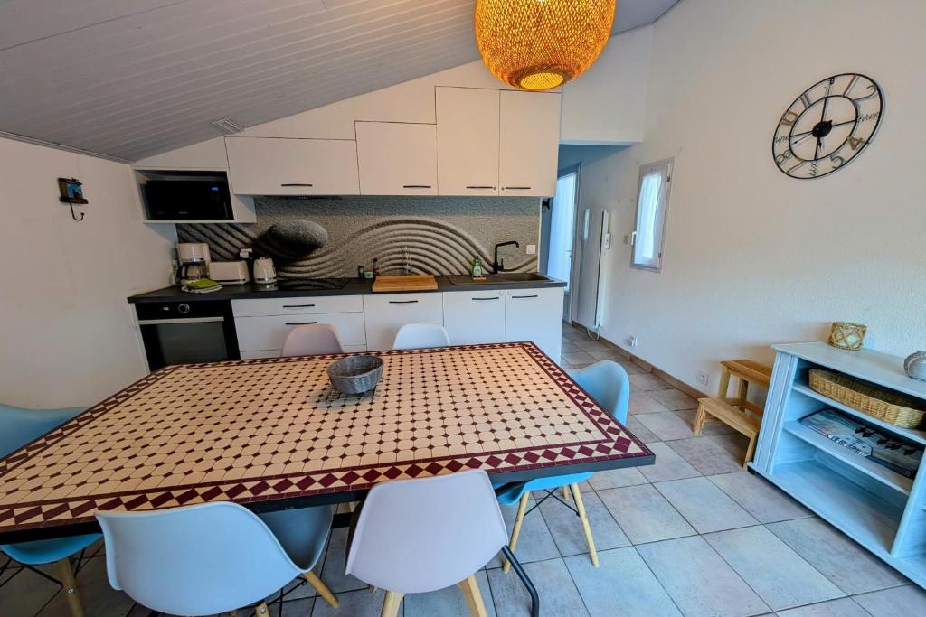 Pretty house in a quiet area 100m from the beach - 2