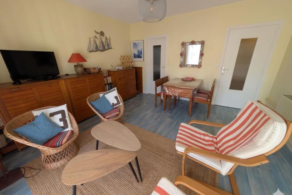 42m overlooking the pine forest and near the sea - 5