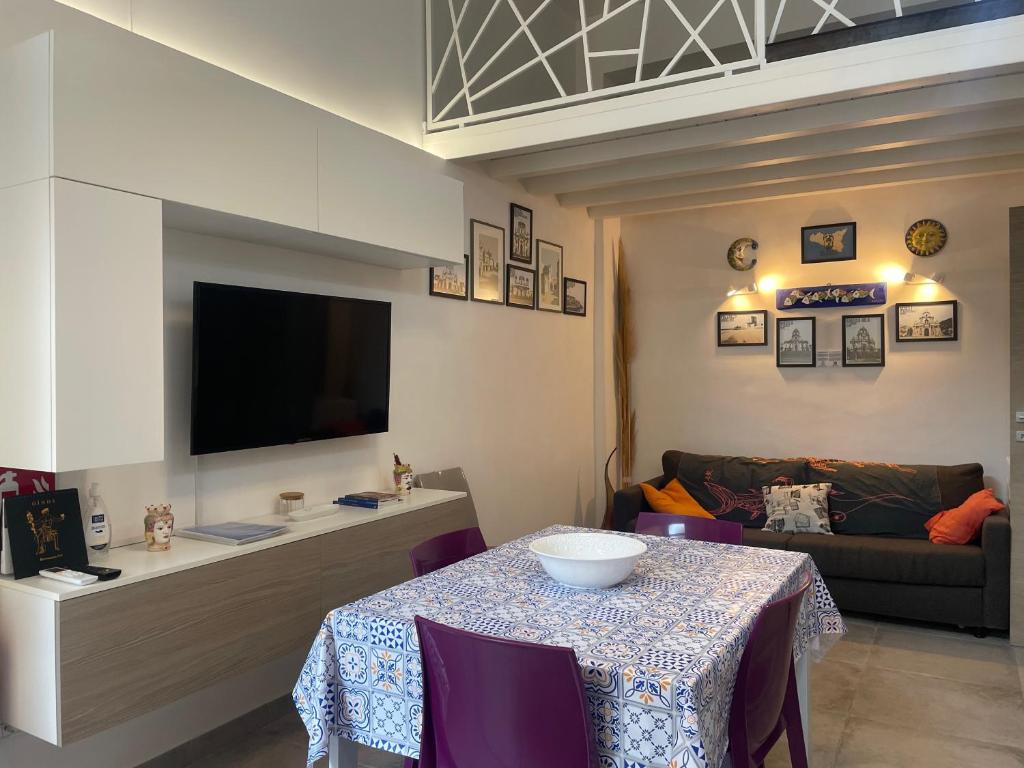CASA ASIAGO, nel cuore di Pozzallo, pochi passi dalla spiaggia - 1