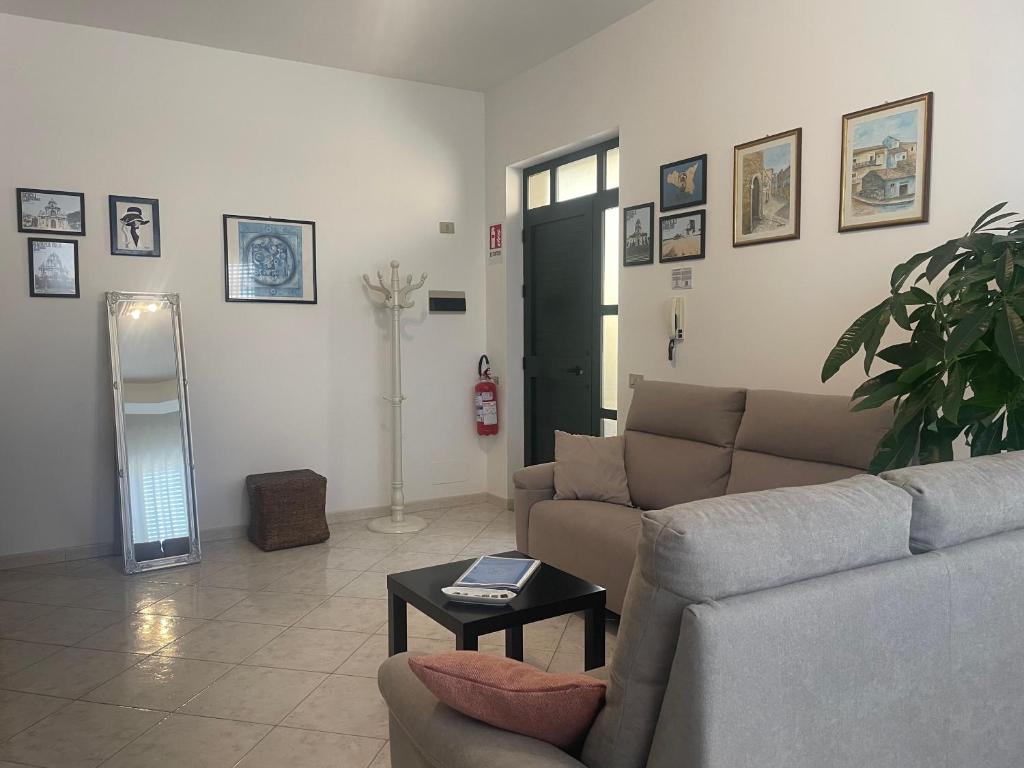 CASA BUONARROTI, comoda, pochi passi da spiaggia e centro - 3