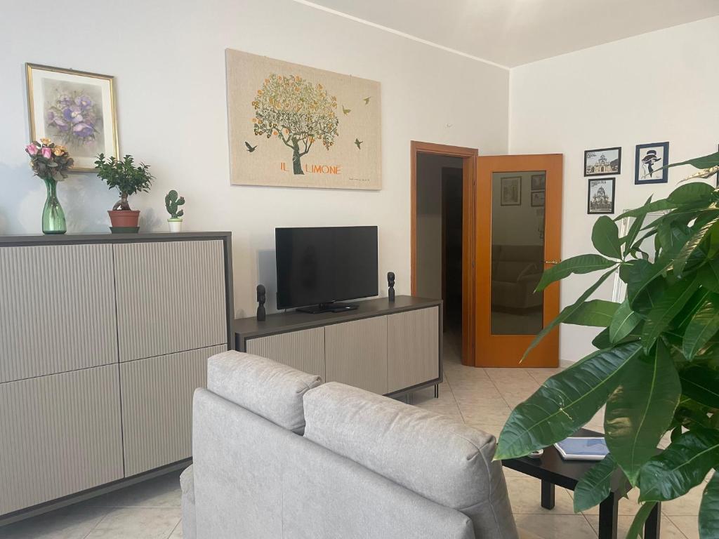 CASA BUONARROTI, comoda, pochi passi da spiaggia e centro - 2
