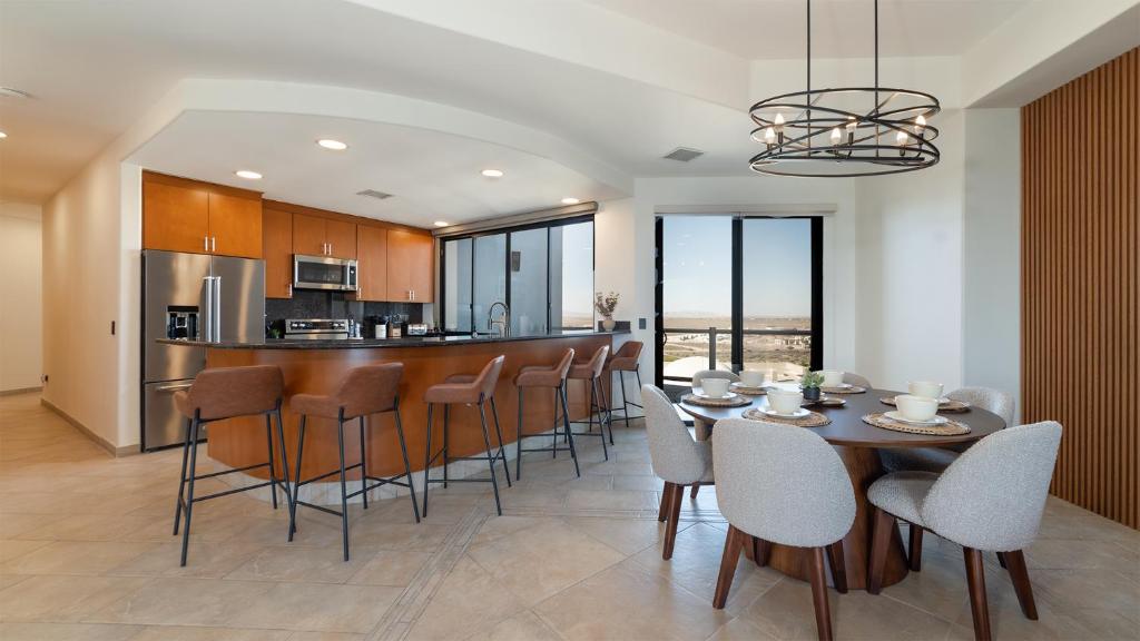 Stunning 3BR 3BA Cortez 601 at Las Palomas - 2