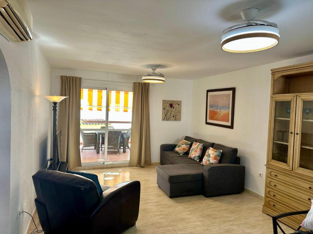 Palm Tree Avenue Penthouse Apartment - 2