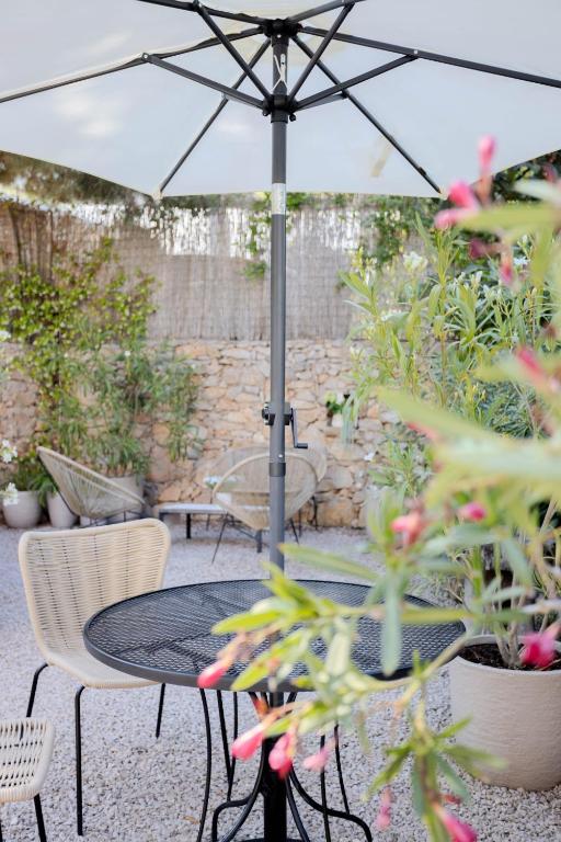 Studio lumineux avec jardin privé et parking - 4