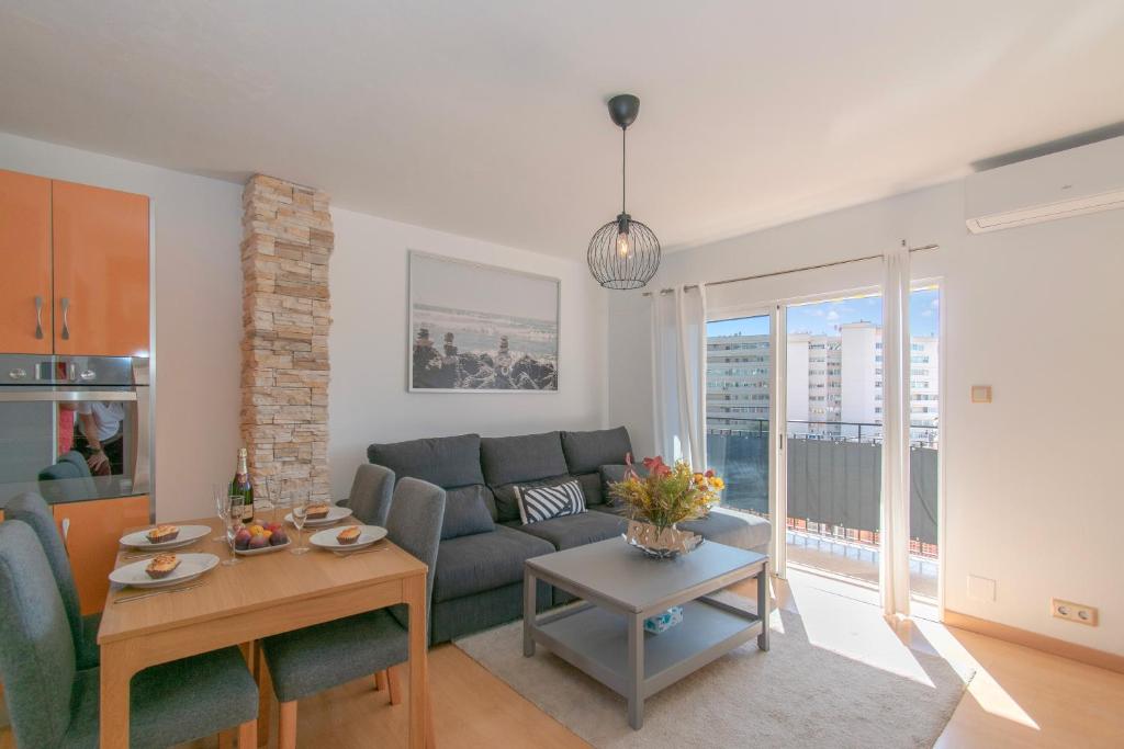 Cambural Beach Apartment - Happy Rentals - 5