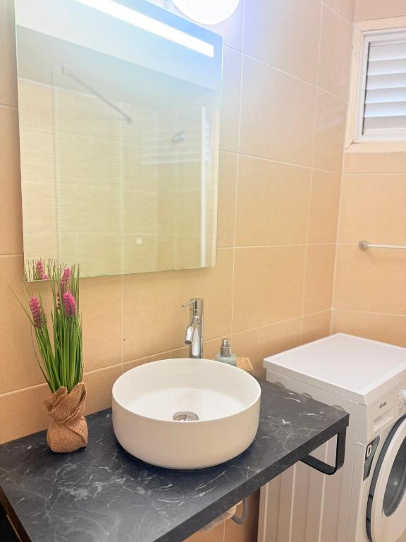 L&A Ocean View Studio Apartment - 3