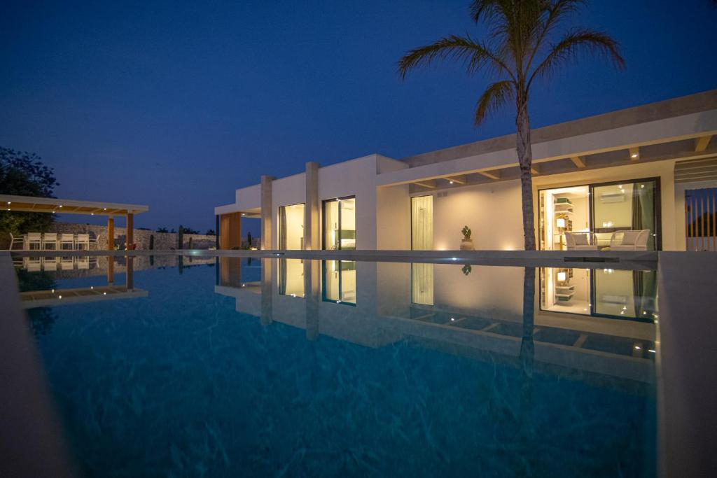 Villa Odette Avola - Heated Pool, Spa & Gym - 2